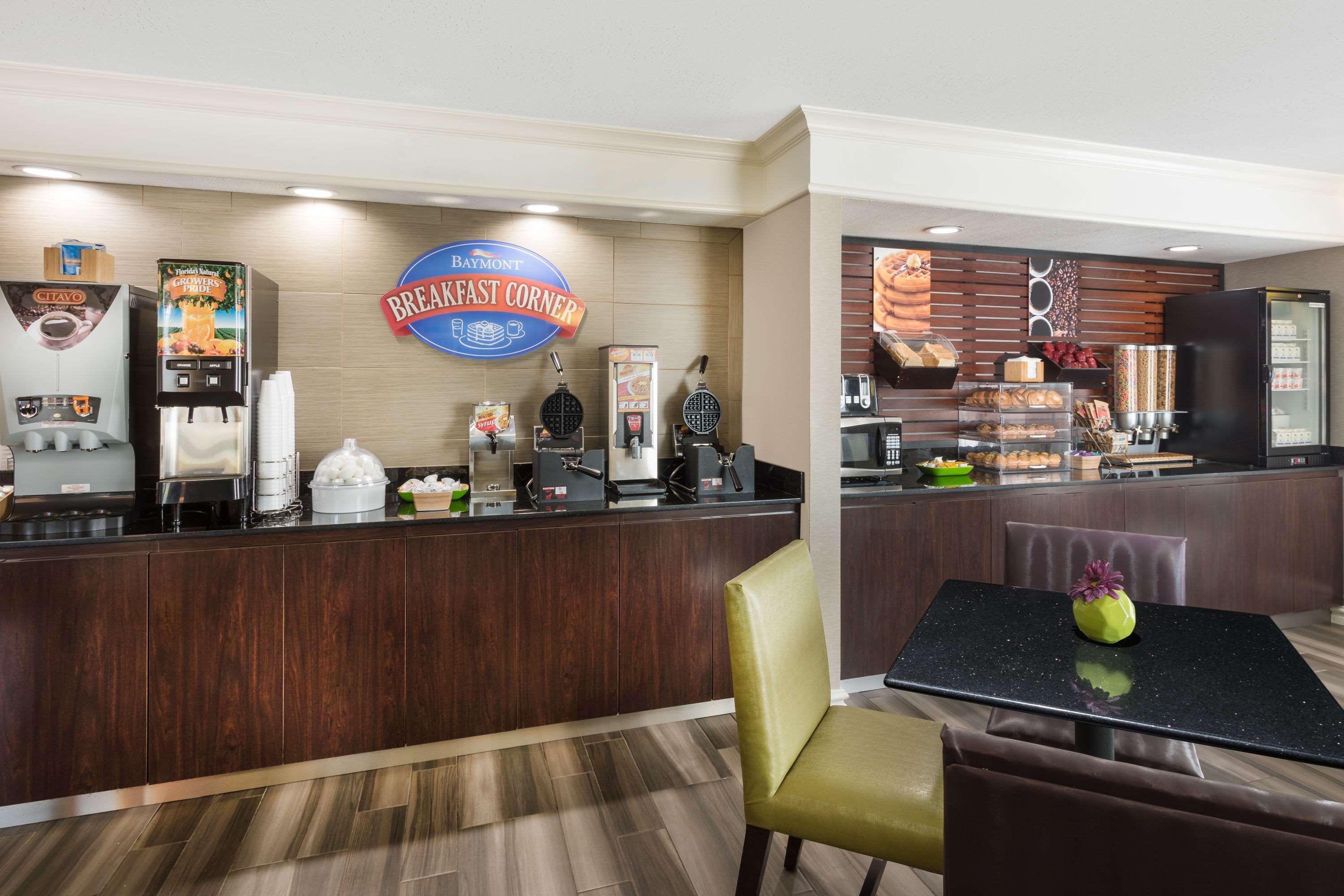 Baymont By Wyndham Greenville Woodruff Rd Eksteriør bilde