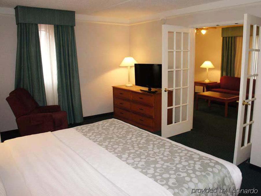Baymont By Wyndham Greenville Woodruff Rd Eksteriør bilde