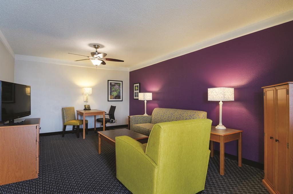Baymont By Wyndham Greenville Woodruff Rd Eksteriør bilde