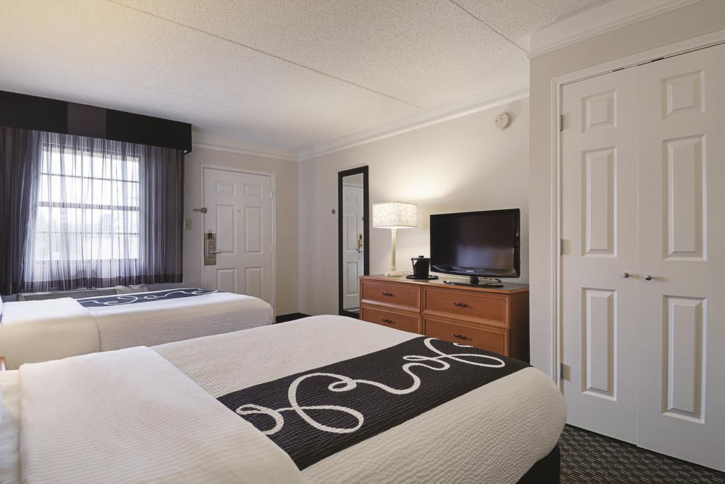 Baymont By Wyndham Greenville Woodruff Rd Eksteriør bilde