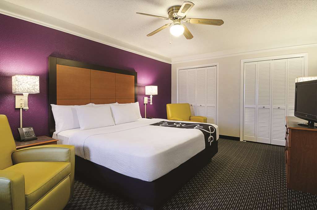 Baymont By Wyndham Greenville Woodruff Rd Rom bilde