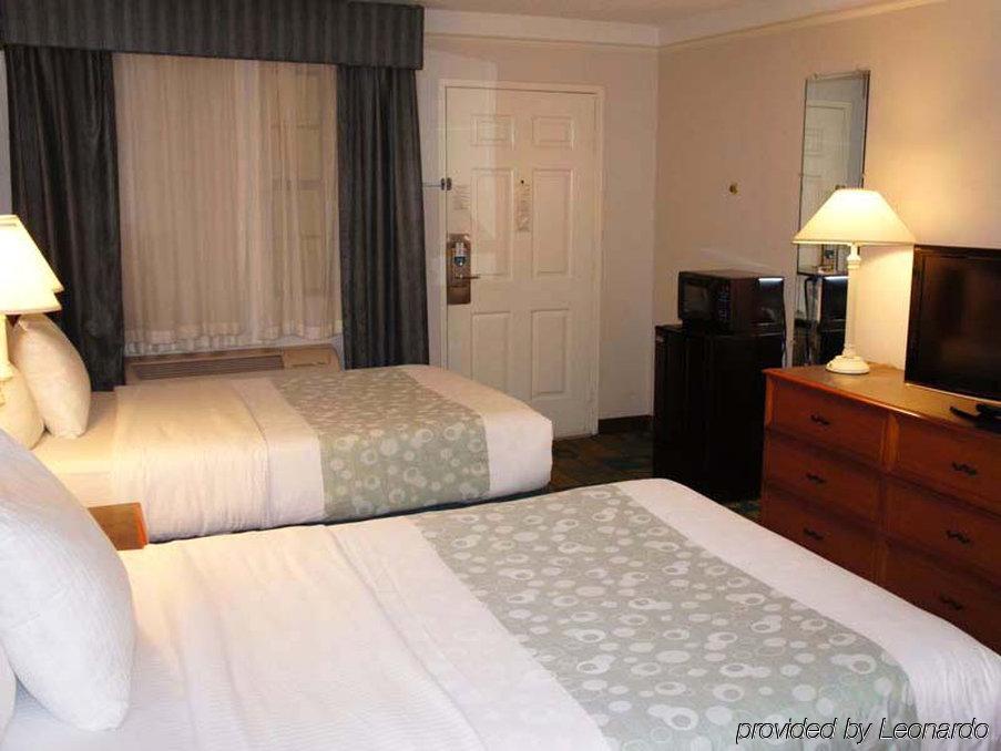 Baymont By Wyndham Greenville Woodruff Rd Eksteriør bilde