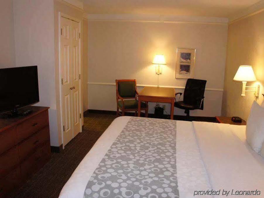 Baymont By Wyndham Greenville Woodruff Rd Eksteriør bilde
