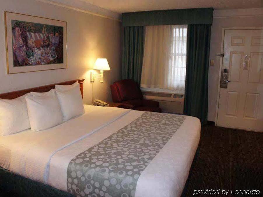 Baymont By Wyndham Greenville Woodruff Rd Eksteriør bilde