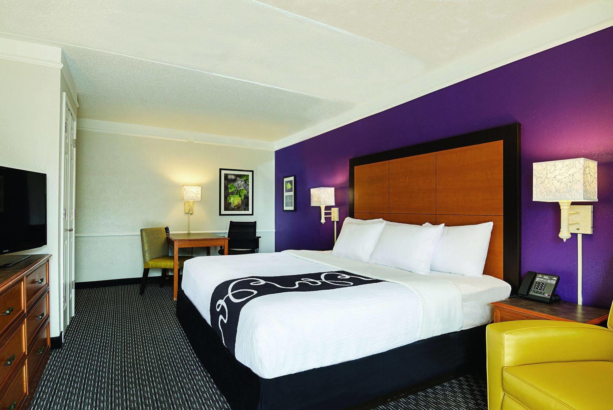 Baymont By Wyndham Greenville Woodruff Rd Eksteriør bilde