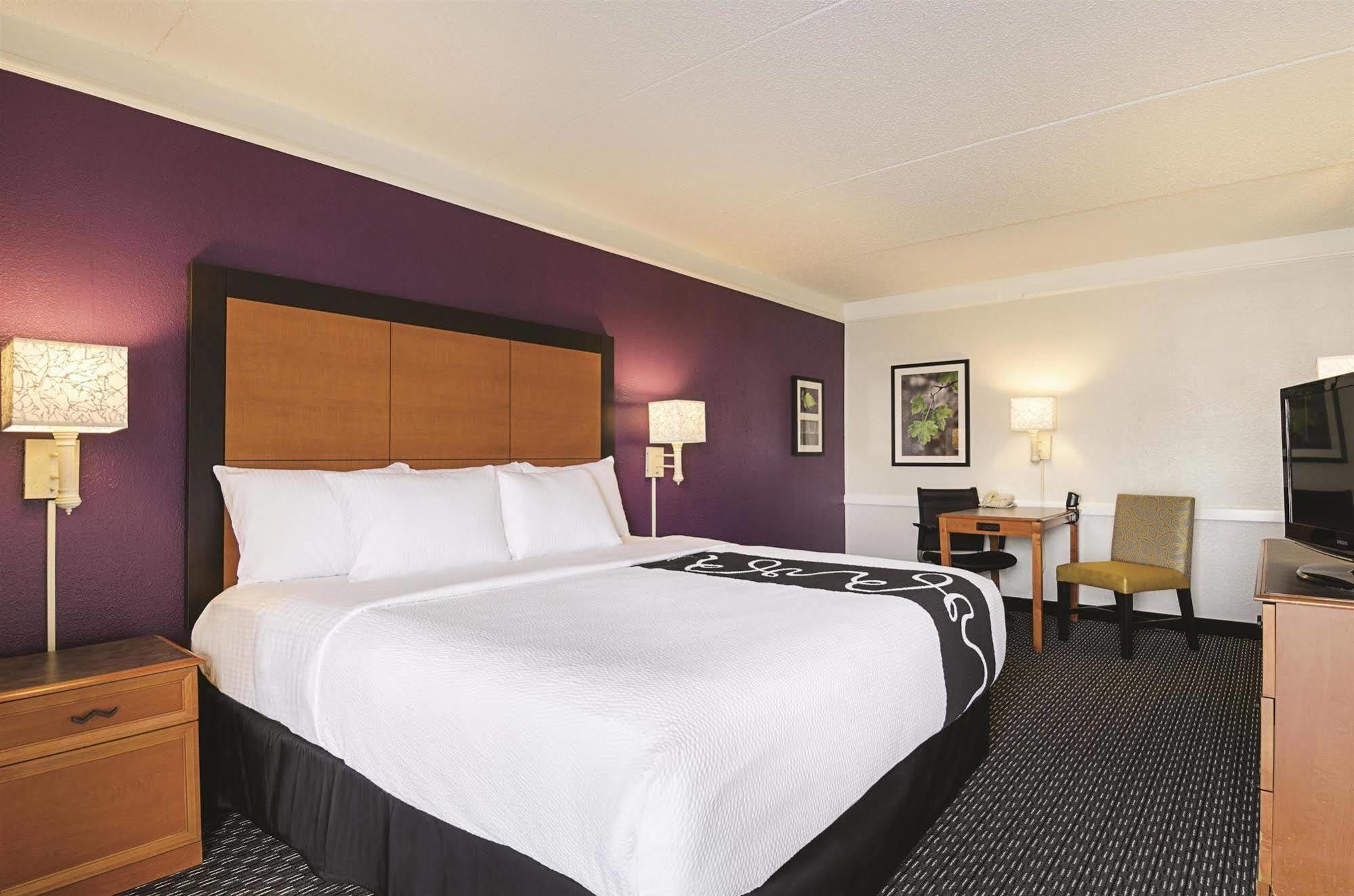 Baymont By Wyndham Greenville Woodruff Rd Eksteriør bilde